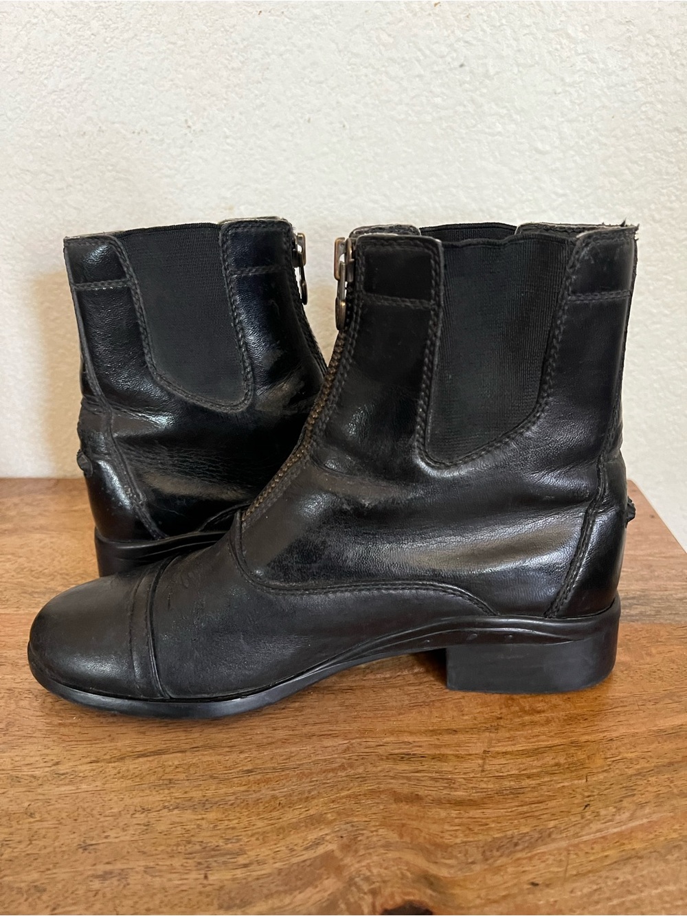 Ariat Heritage Black Leather Ankle Round Toe boot Size 6.5 B - Picture 8 of 13